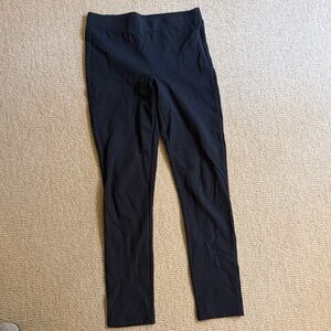 Worth collection Black skinny pull on pants